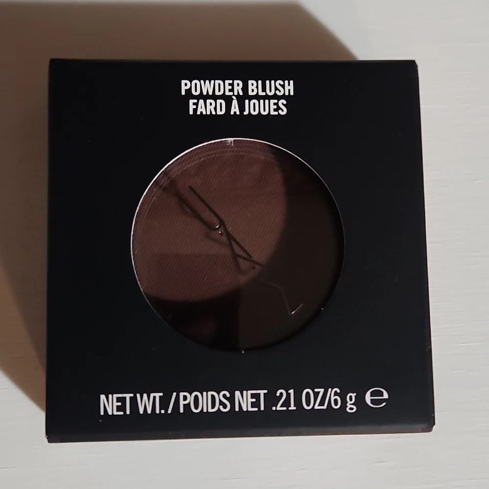 MAC Film Noir Powder Blush